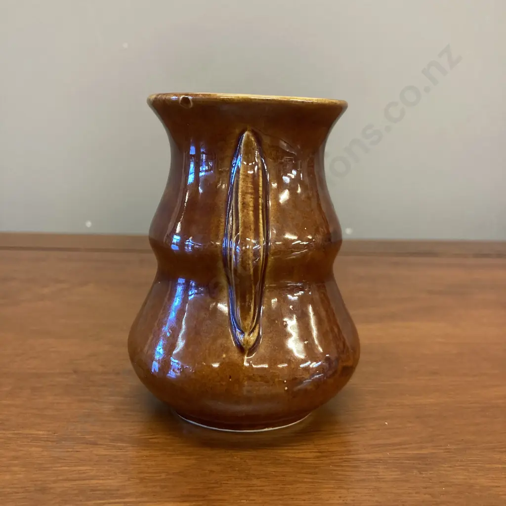 Crown Lynn Potteries Small Brown Curvy Vase Incised Shape Number 129 To Base. 10cm Image 1++